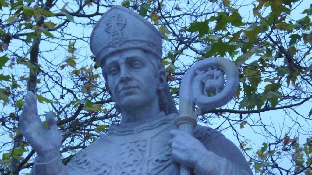 Estatua de San Prudencio, en Vitoria