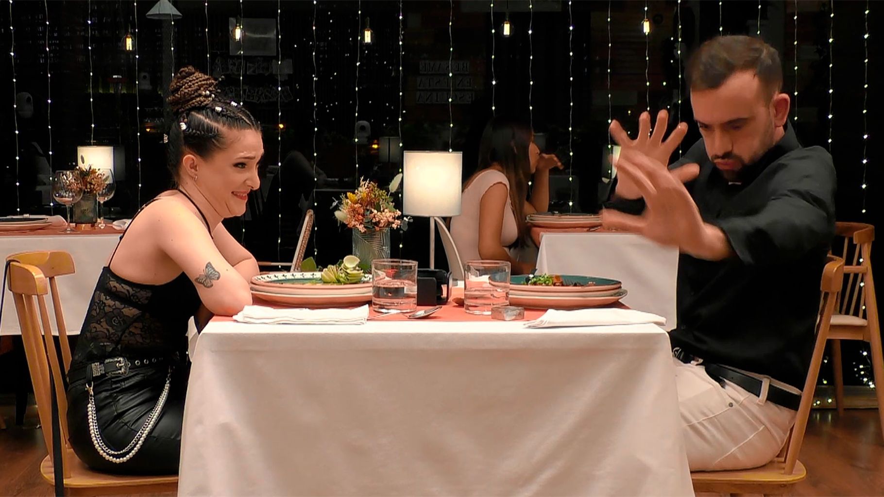 Leticia y Genís durante su cita en 'First Dates'