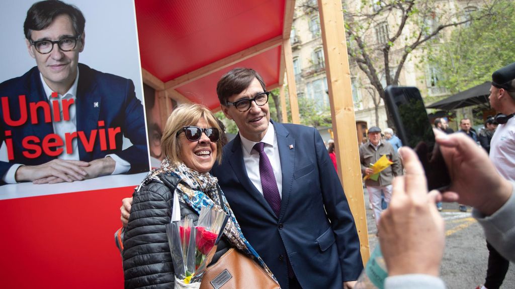 Salvador Illa, favorito de las encuestas en las elecciones catalanas