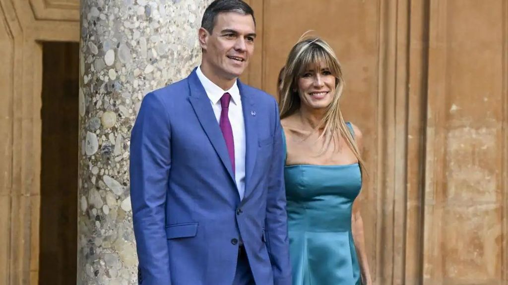 Pedro Sánchez junto a su esposa Begóña Gómez