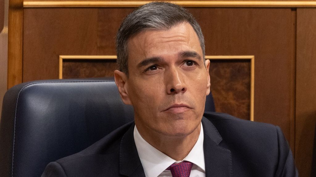 Pedro Sánchez meditará en los próximos días si sigue al frente del Gobierno.