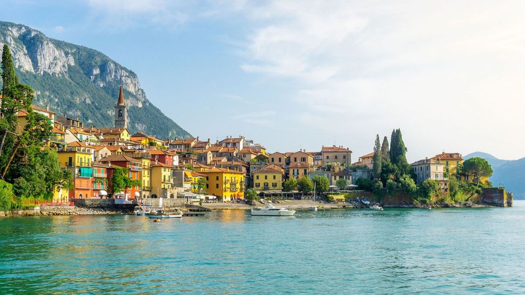 La orilla del Lago Como, en Italia