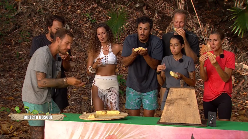 Los supervivientes protagonizan la divertida prueba de canto ‘Factor Supervivientes’ ¡y engullen una tortilla de patata!