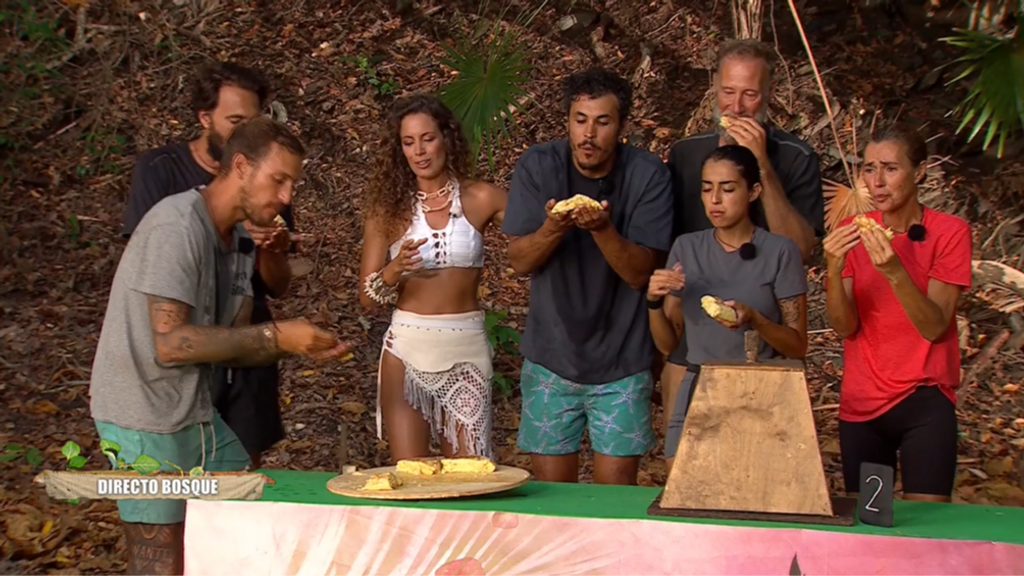 Los supervivientes protagonizar la divertida prueba de canto ‘Factor Supervivientes’ ¡y engullen una tortilla de patata!