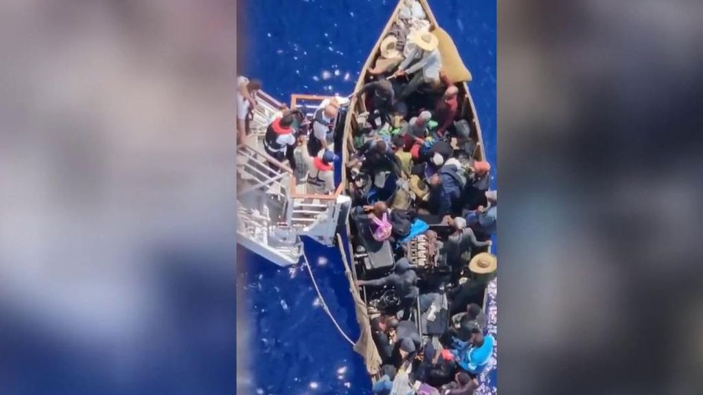 Un crucero toma rumbo hacia un solidario e inesperado rescate de una treintena de migrantes