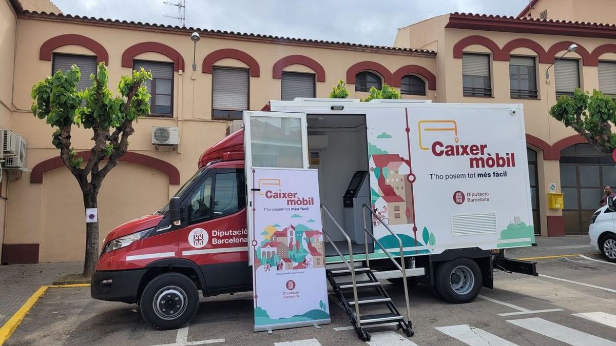 Una furgoneta con cajero por Barcelona: en marcha un servicio para municipios sin oficinas bancarias