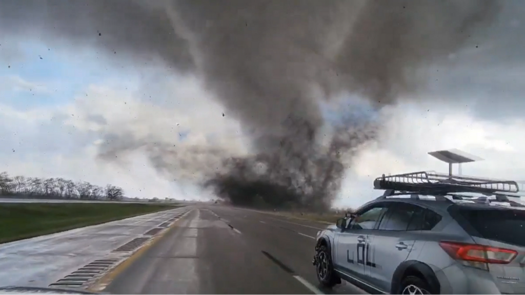 Estados Unidos, en alerta por fuertes tornados: Nebraska, el estado más afectado, con daños catastróficos