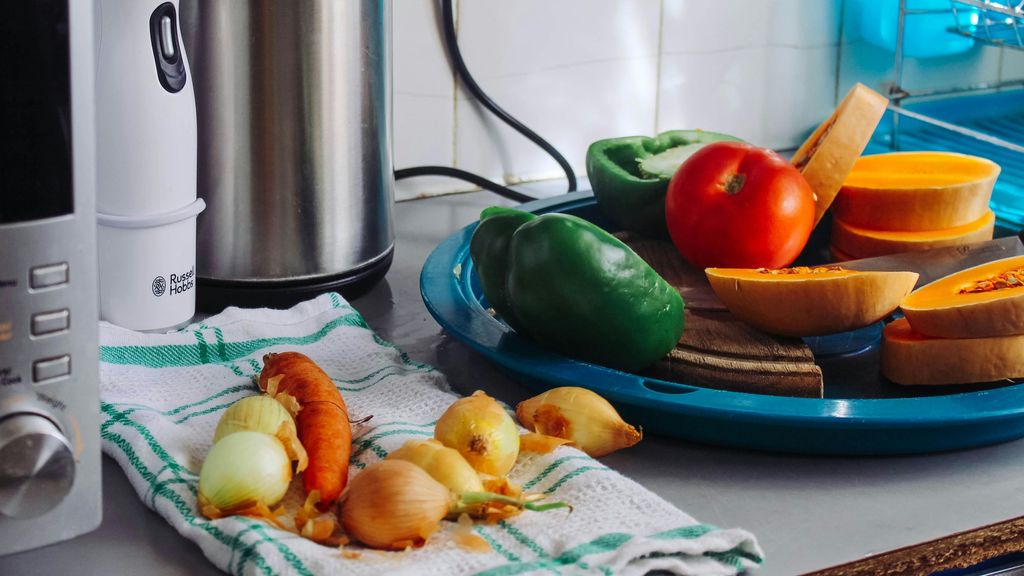 La comida atrae a las cucarachas. FUENTE: Pexels