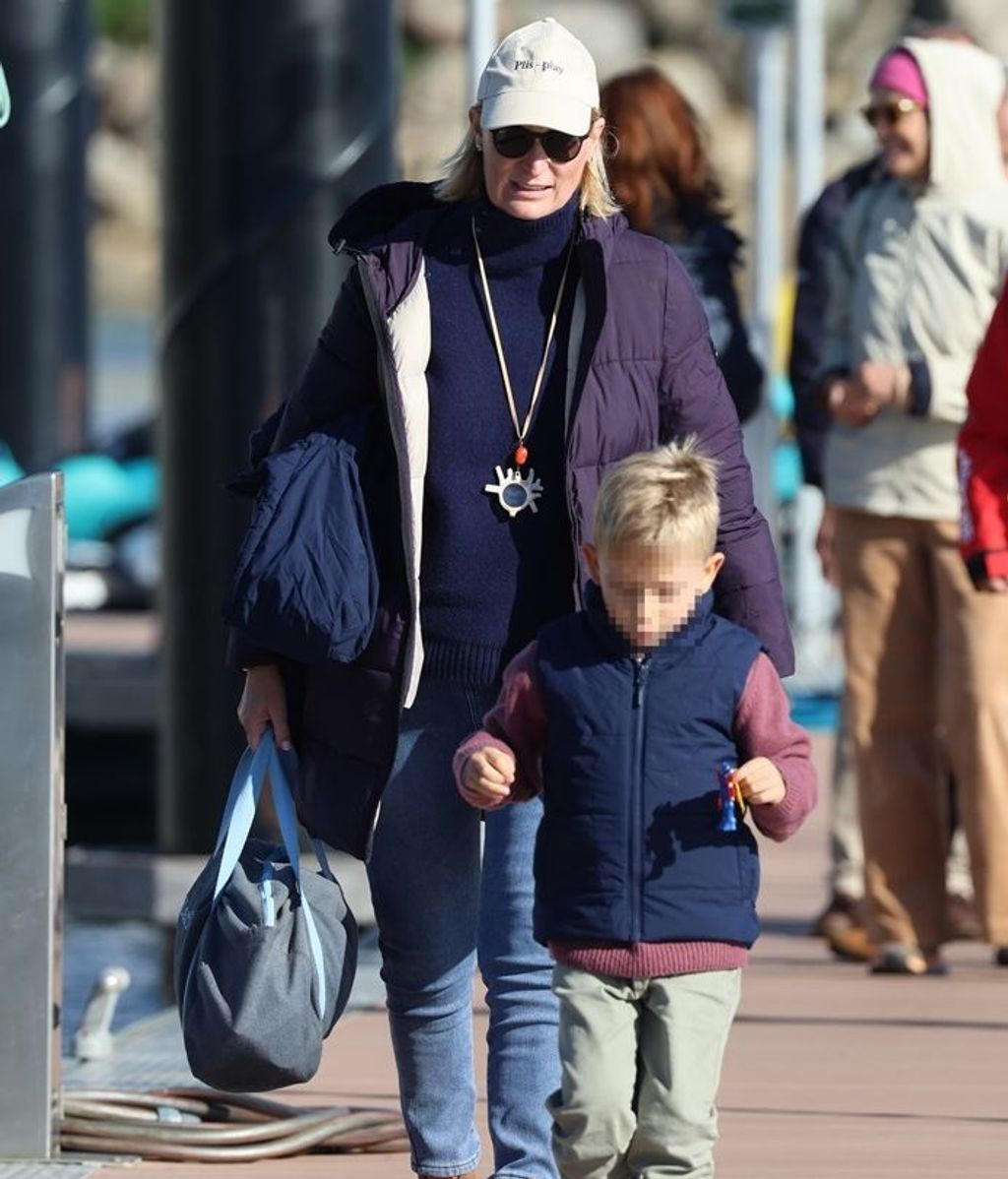 María Zurita junto a su hijo Carlos.