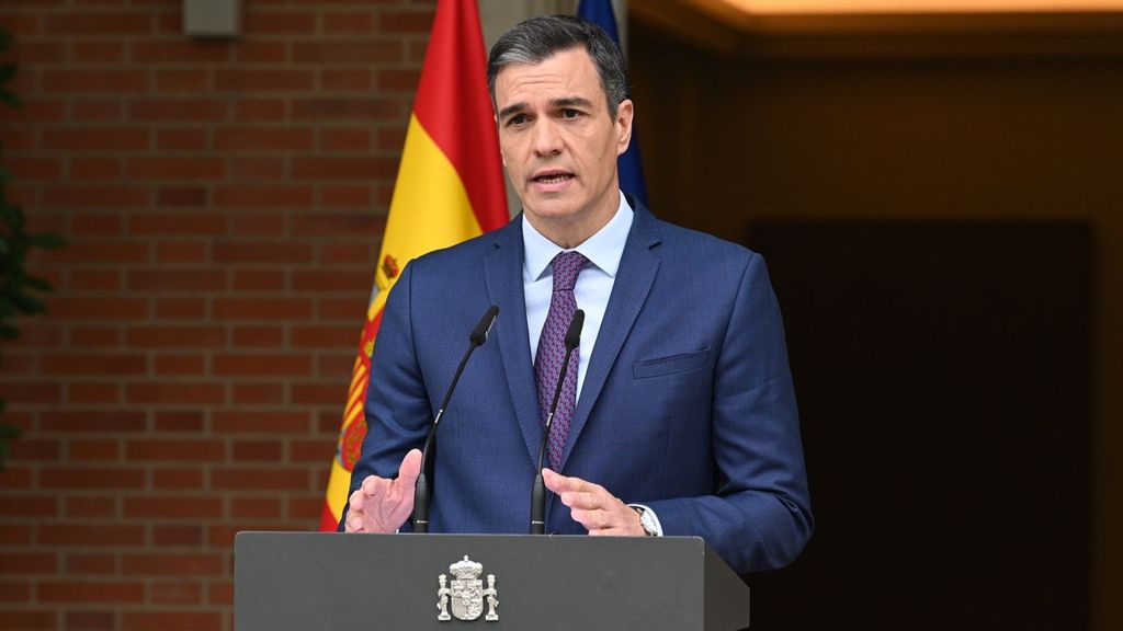 Este es el momento en el que Pedro Sánchez anuncia que decide continuar en el Gobierno