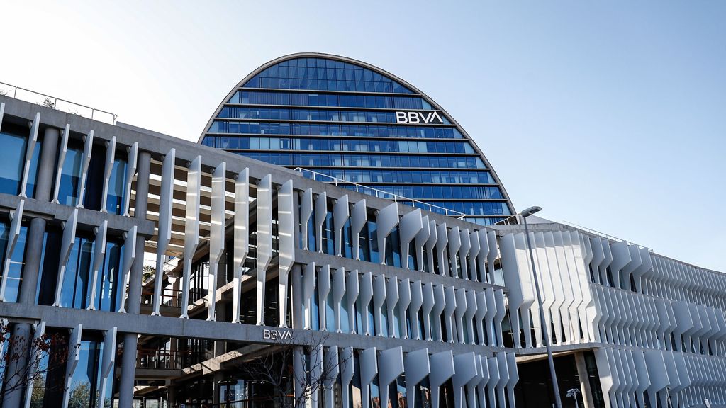 El BBVA retoma la posible fusión con el Banco Sabadell: ocuparían el segundo puesto en la banca española