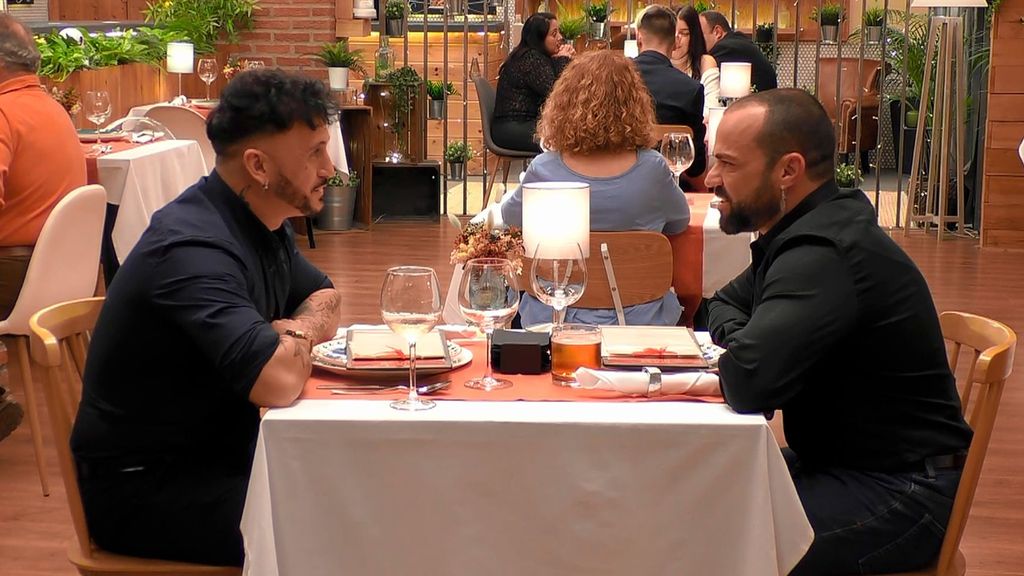 Manuel y Jorge durante su cita en 'First Dates'