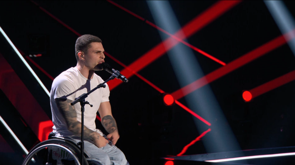 Óscar 'El Ruedas' llena de flow el plató de 'Factor X' con su espectacular rap: "Vengo a romper límites"