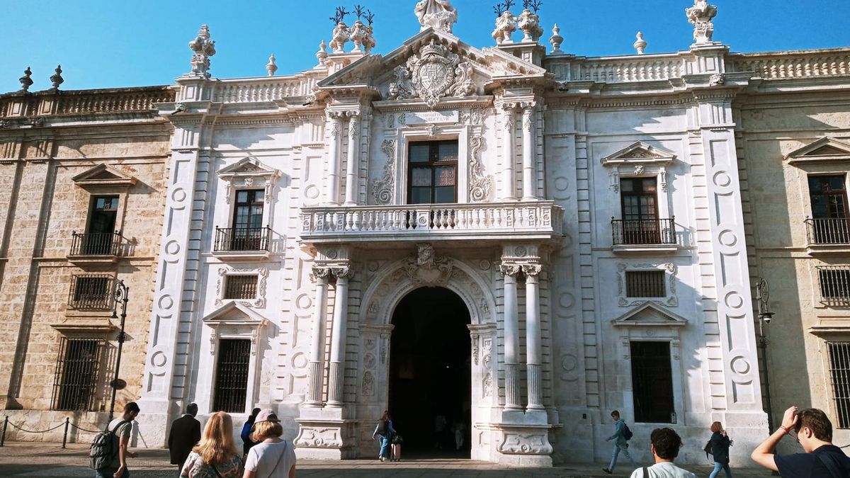 Archivo - Imagen de recurso de la fachada principal del Rectorado de la Universidad de Sevilla.