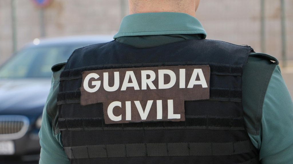 Archivo - Imagen de recurso de un agente de la Guardia Civil.