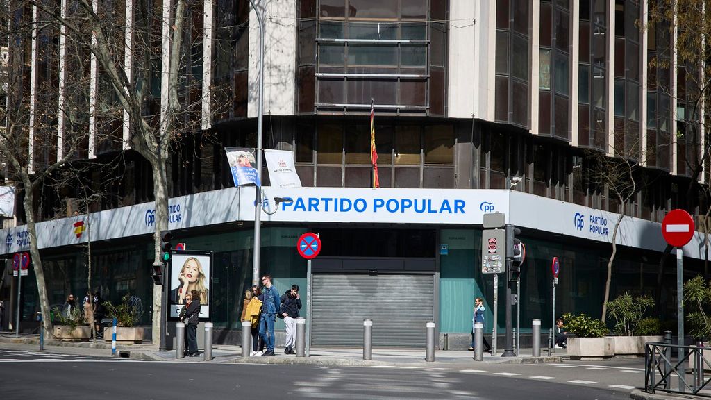 Archivo - Nuevo logo instalado en la sede del Partido Popular, en la calle Génova, a 12 de marzo de 2023, en Madrid, (España).