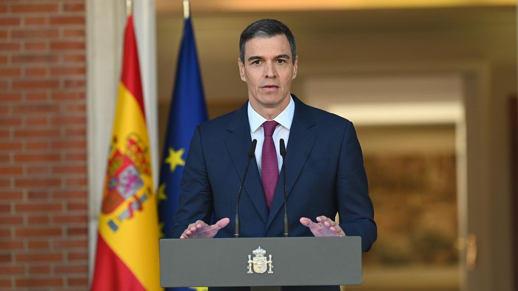 El presidente del Gobierno, Pedro Sánchez, comparece en el Complejo de la Moncloa, a 29 de abril de 2024, en Madrid (España).