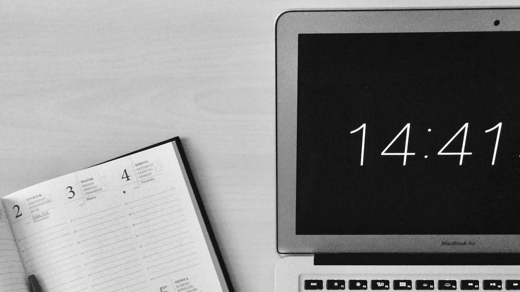 Las 14:41h es una hora invertida. FUENTE: Pexels