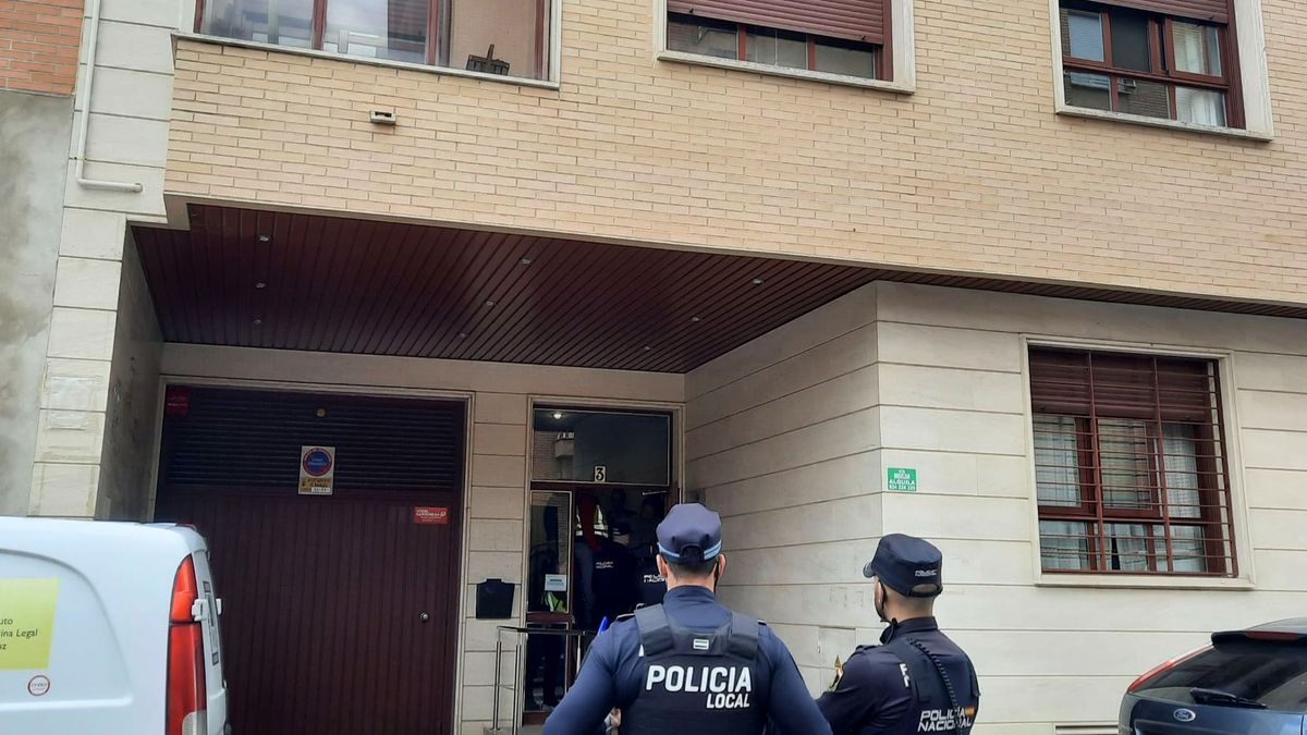 Así era Carmen, la profesora asesinada por su hijo adoptivo en Badajoz