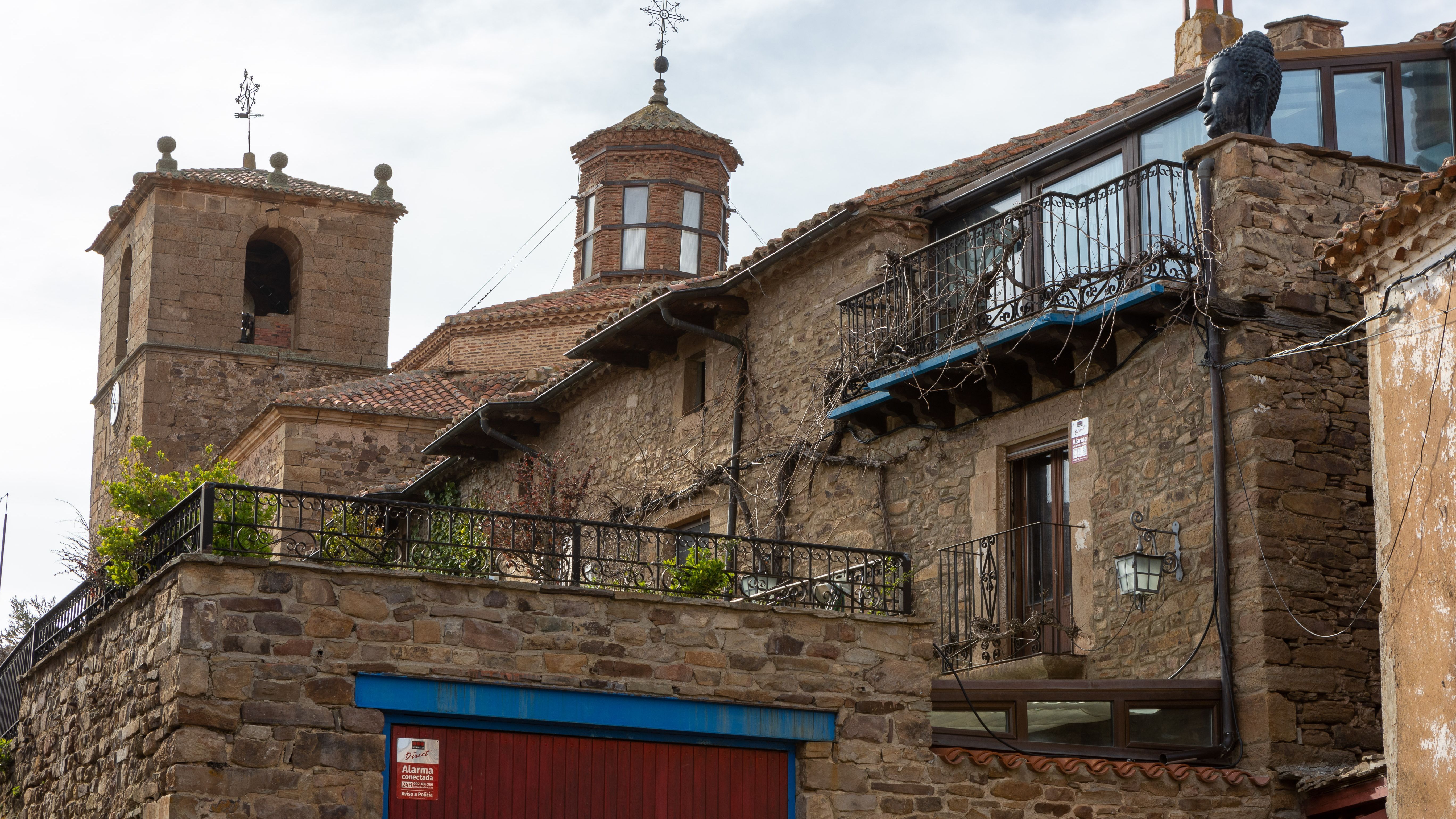 Castilfrío de la Sierra (Soria) donde ha fallecido el escritos Sanchez Dragó. En la imagen, La casa donde ha fallecido el escritor