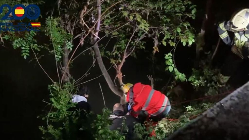 Rescatada una mujer del río Arga tras caerse desde un terraplén en Pamplona