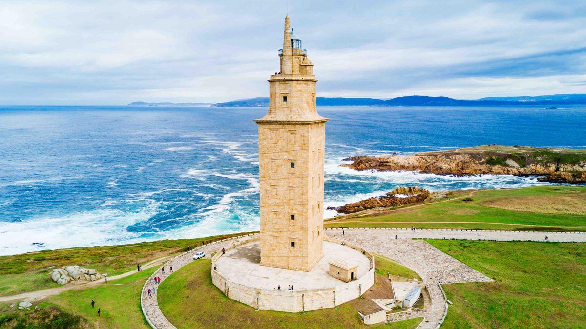 La Torre de Hércules es el faro romano más antiguo del mundo que sigue cumpliendo su función