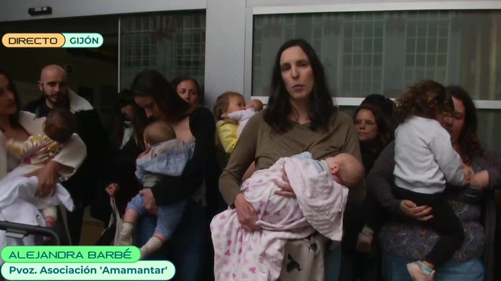 Mujeres de la asociación &#39;Amamantar&#39; protestan por el cierre de una sala de lactancia de Gijón: &#39;&#39;Nos denegaron el uso después de la pandemia&#39;&#39;