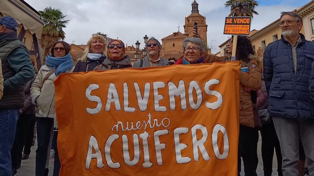 Protesta en defensa de un acuífero en La Calahorra, Granada