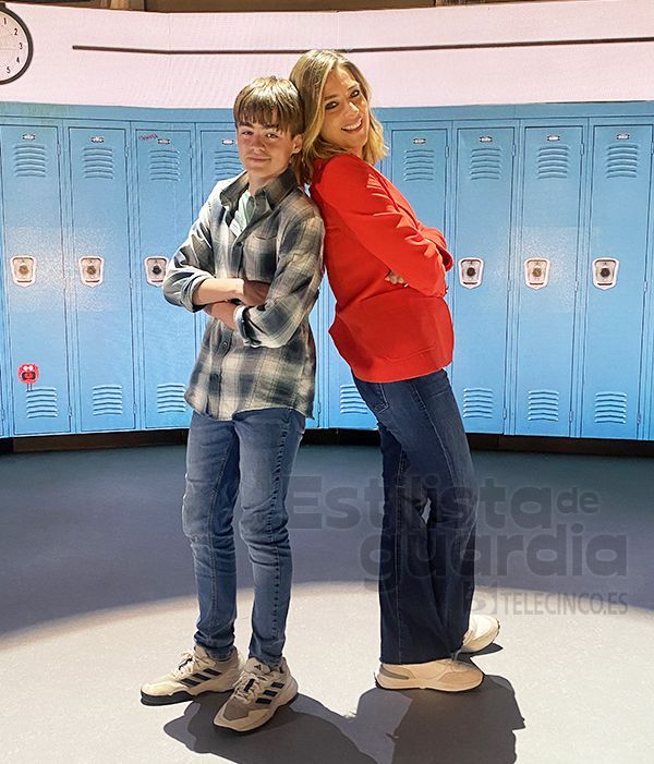 Sandra Barneda, junto a Iker, de 13 años