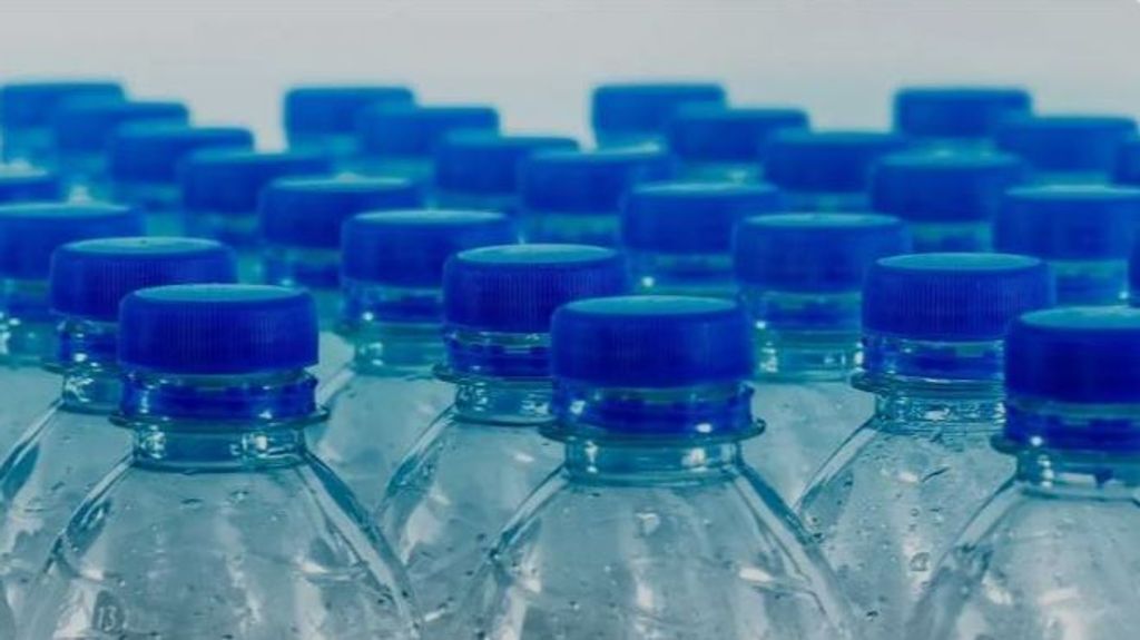 Una investigación revela el vínculo entre compuestos químicos para fabricar el plástico y enfermedades como el cáncer y la diabetes