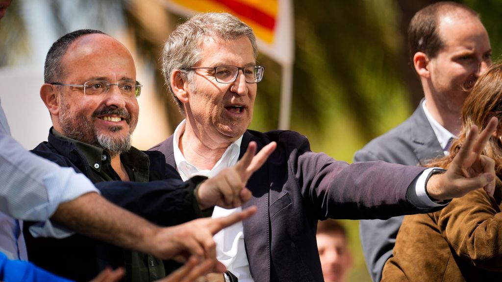 El presidente del PP, Alberto Núñez Feijóo, junto al candidato a la presidencia de la Generalitat Alejandro Fernández