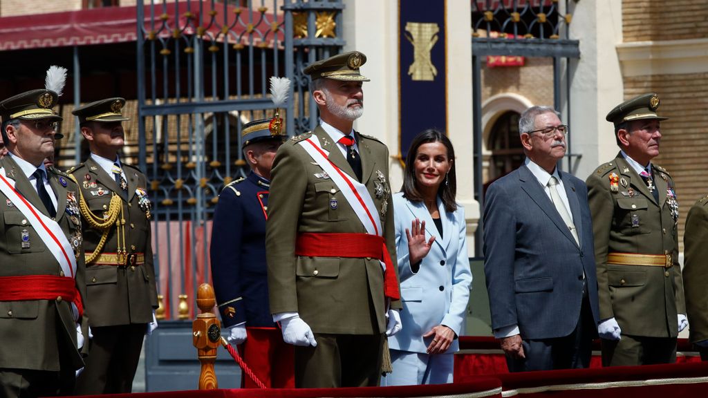 Felipe VI vuelve a jurar bandera 40 años después con la Princesa Leonor como alumna cadete