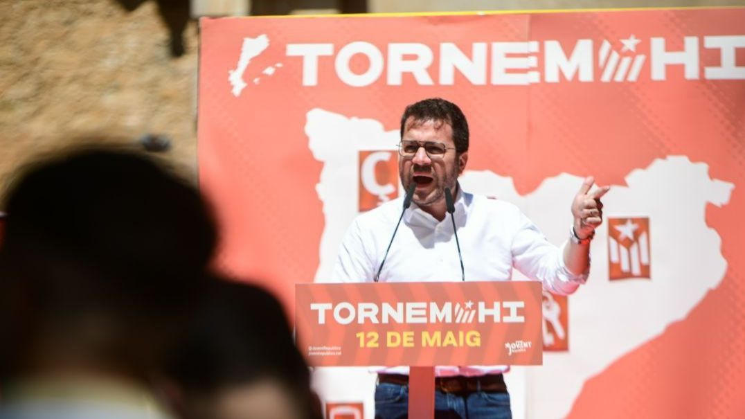 El presidente de la Generalita y candidato a la reeleción, Pere Aragonès, en un acto de las juventudes de ERC en Barcelona, el 5 de mayo de 2024.