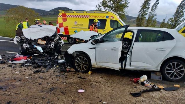 Un bebé muerto y cinco heridos graves en un accidente de coche en la ...