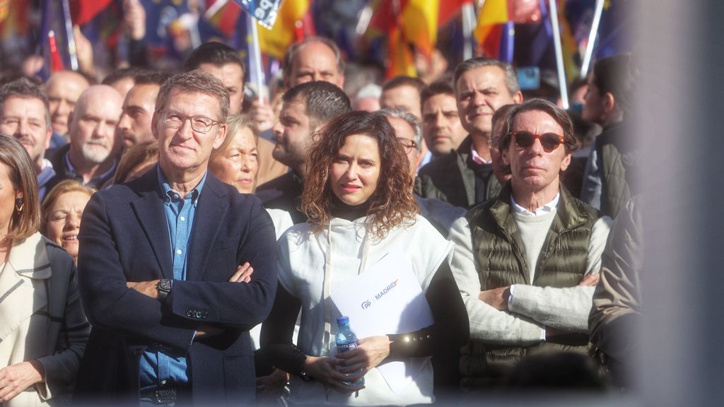 El PP se manifiesta en Madrid para mostrar el rechazo al pacto Junts-PSOE