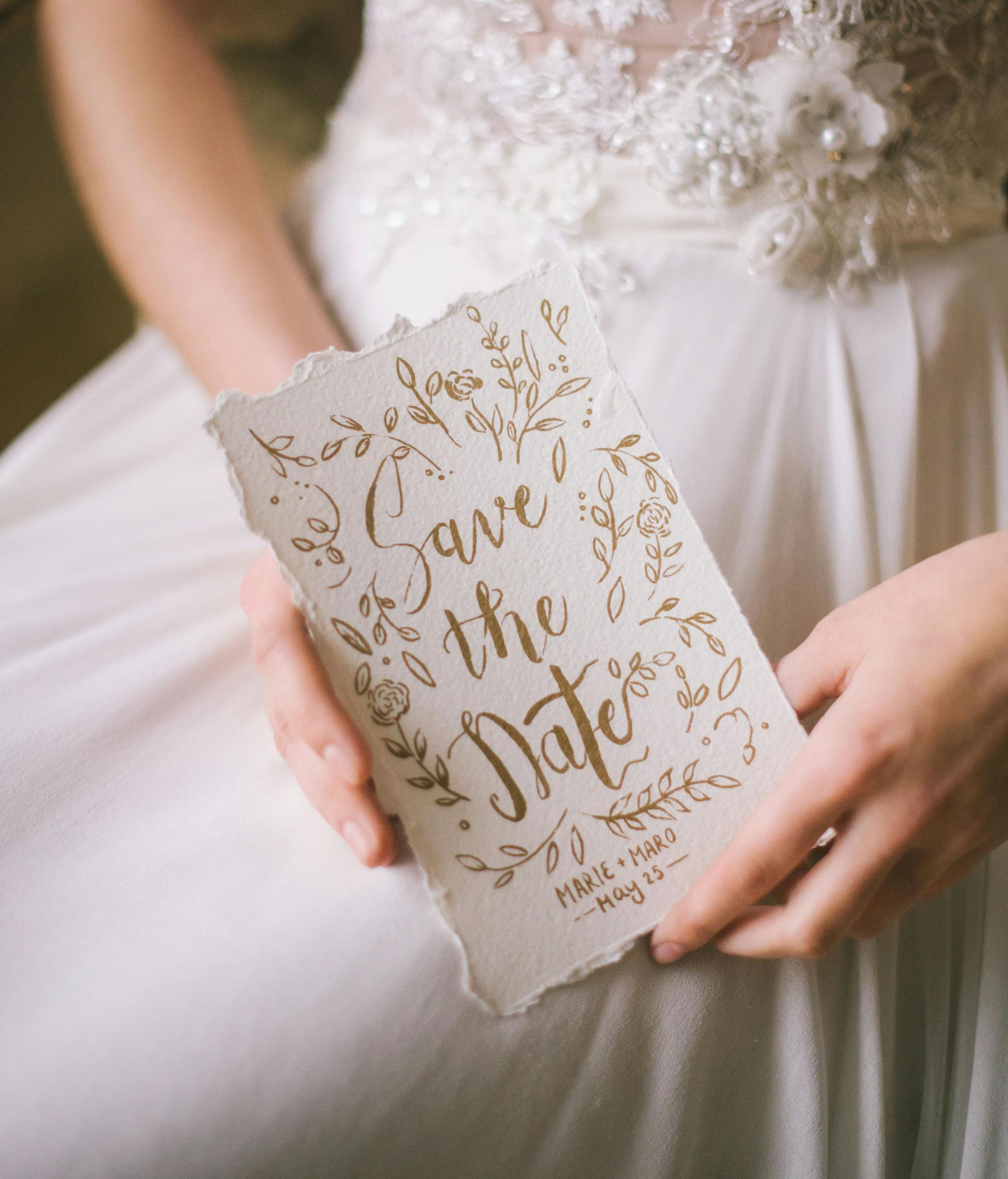 Podéis enviar el "Save the date" antes de la invitación. FUENTE: Pexels