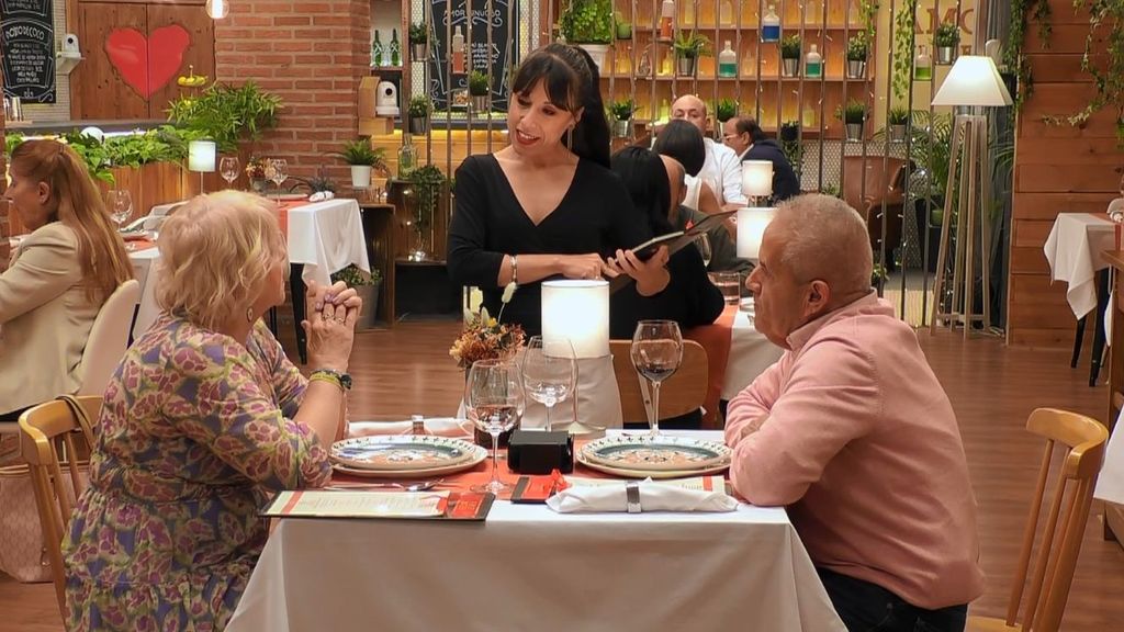 Pilar y José durante su cita en 'First Dates'