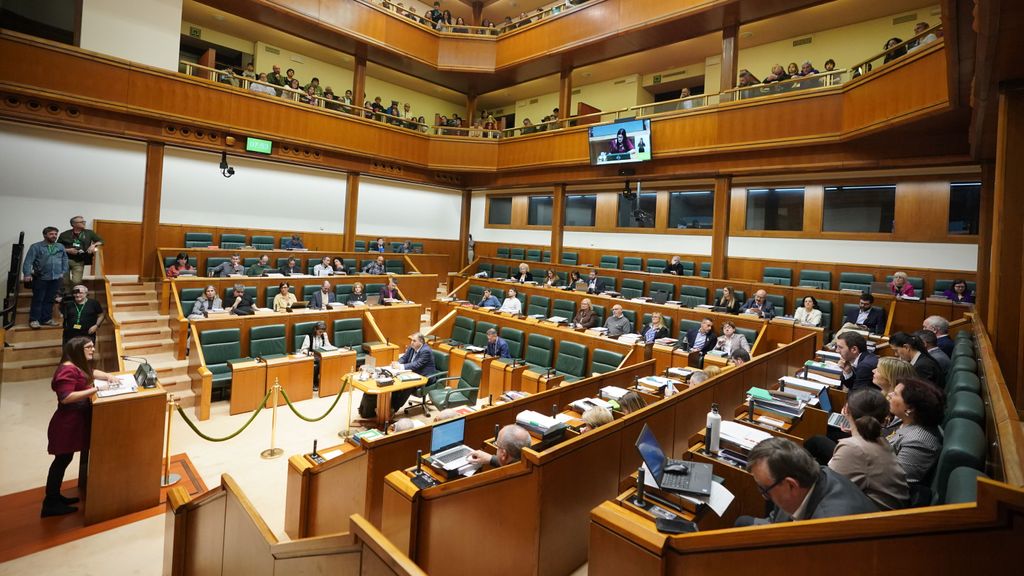 Sesión plenaria en el Parlamento Vasco, el pasado mes de febrero