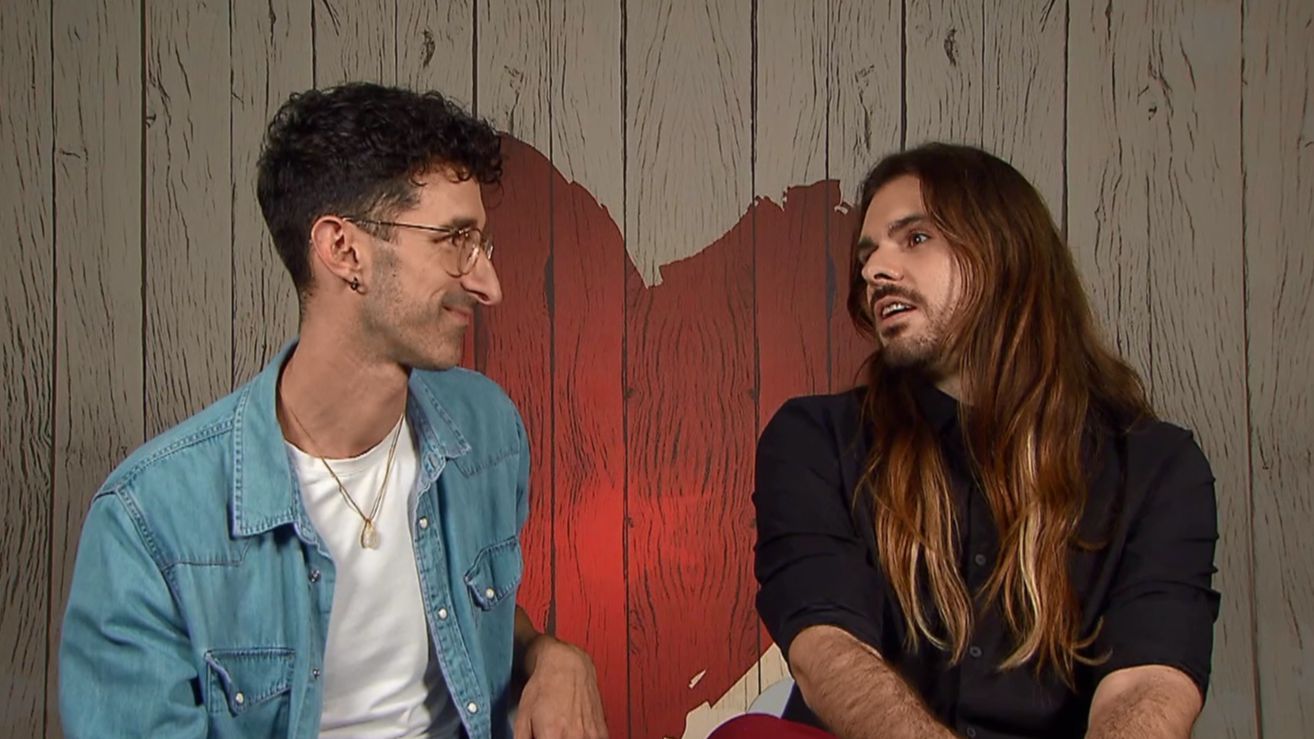Arnau y Raúl durante su cita en 'First Dates'