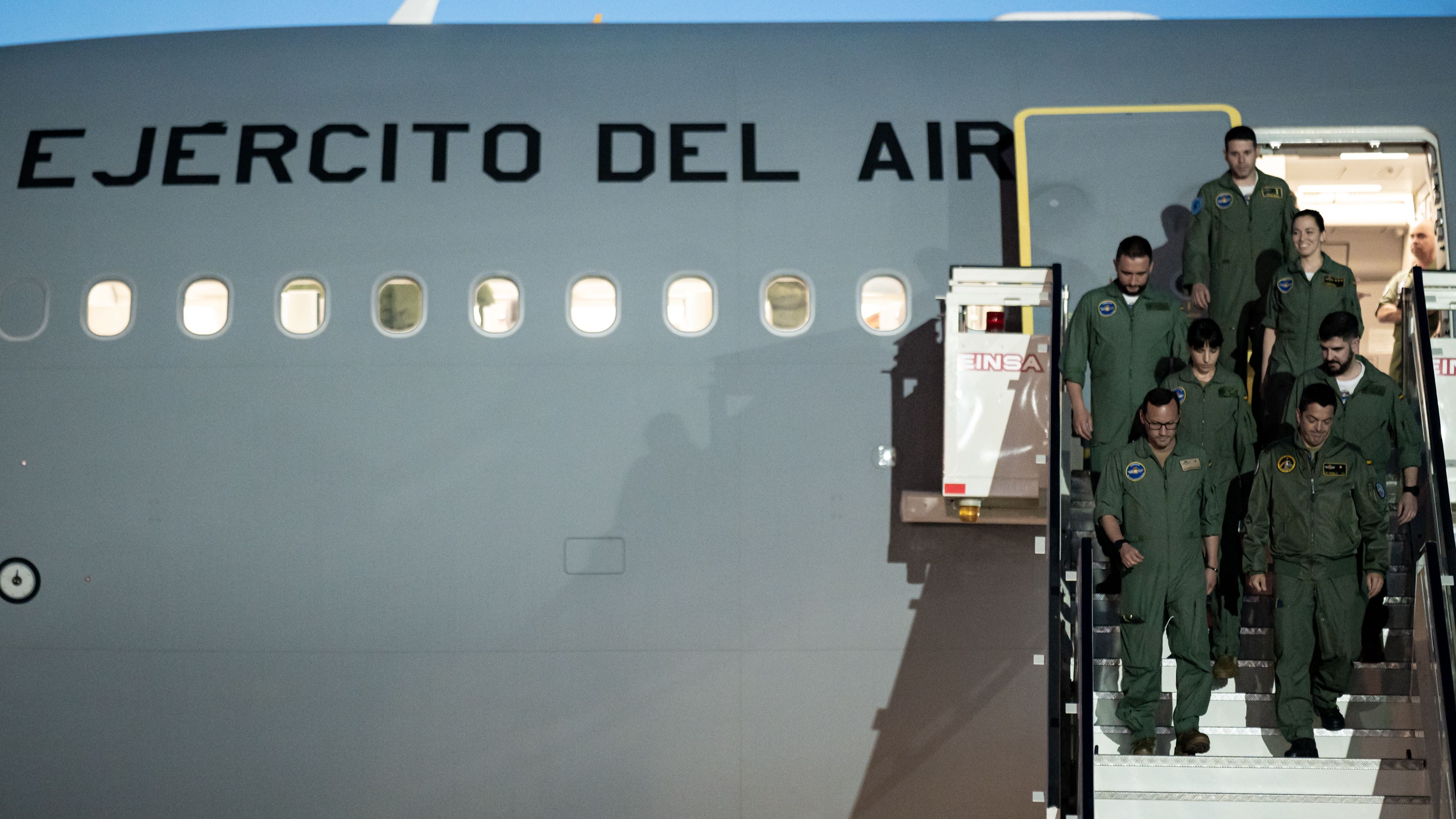 Llegada de los miembros de la UMAER que intervinieron en la evacuación de Álex García