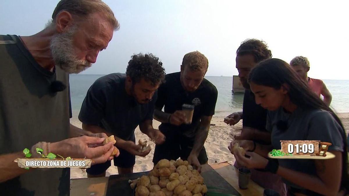 Los concursantes se someten al juego más trepidante de ‘Supervivientes’ ¡y acaban engullendo croquetas gigantes!