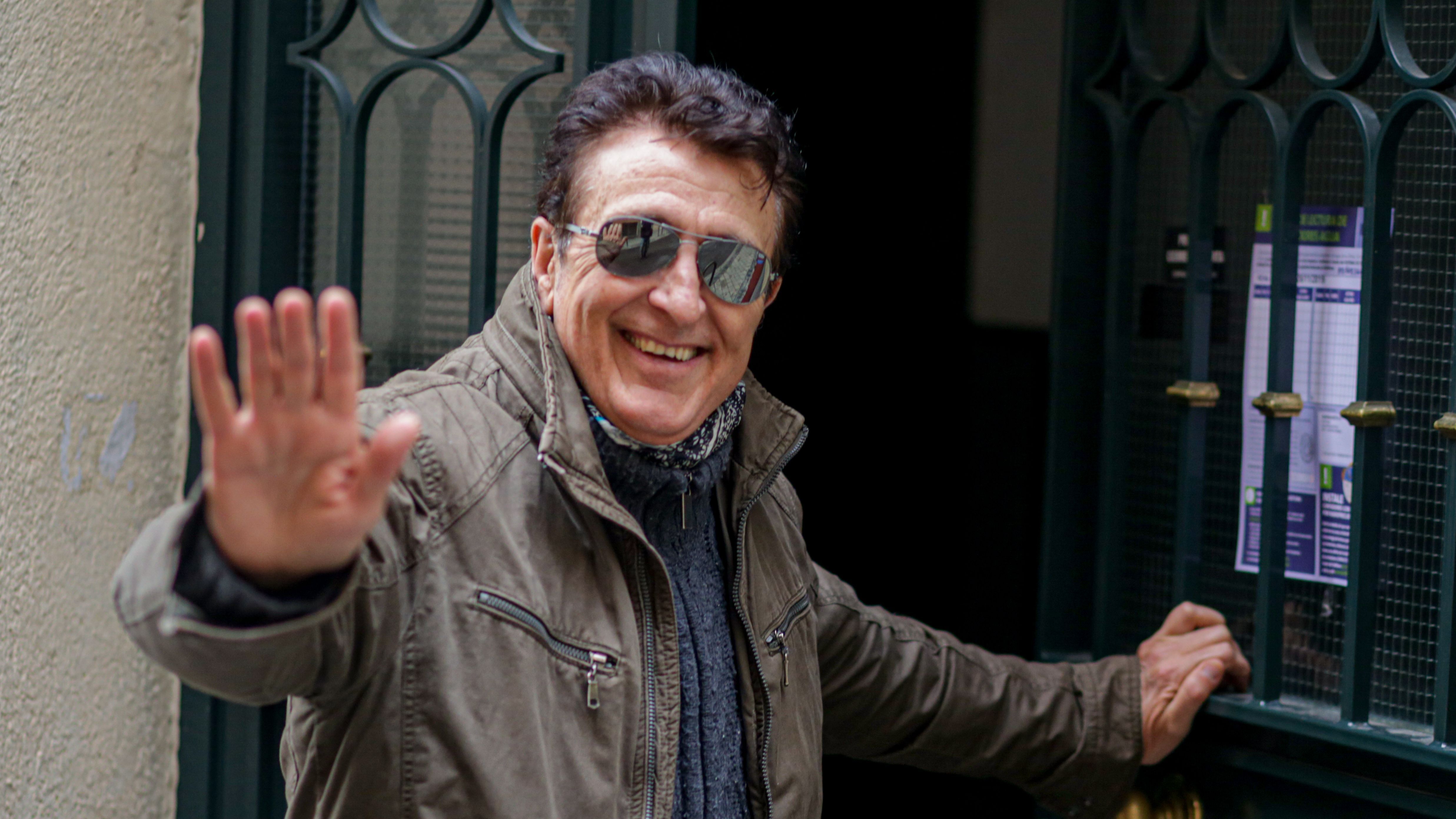 Ahí lo dejamos chavalotes. Manolo García tirando para casa.