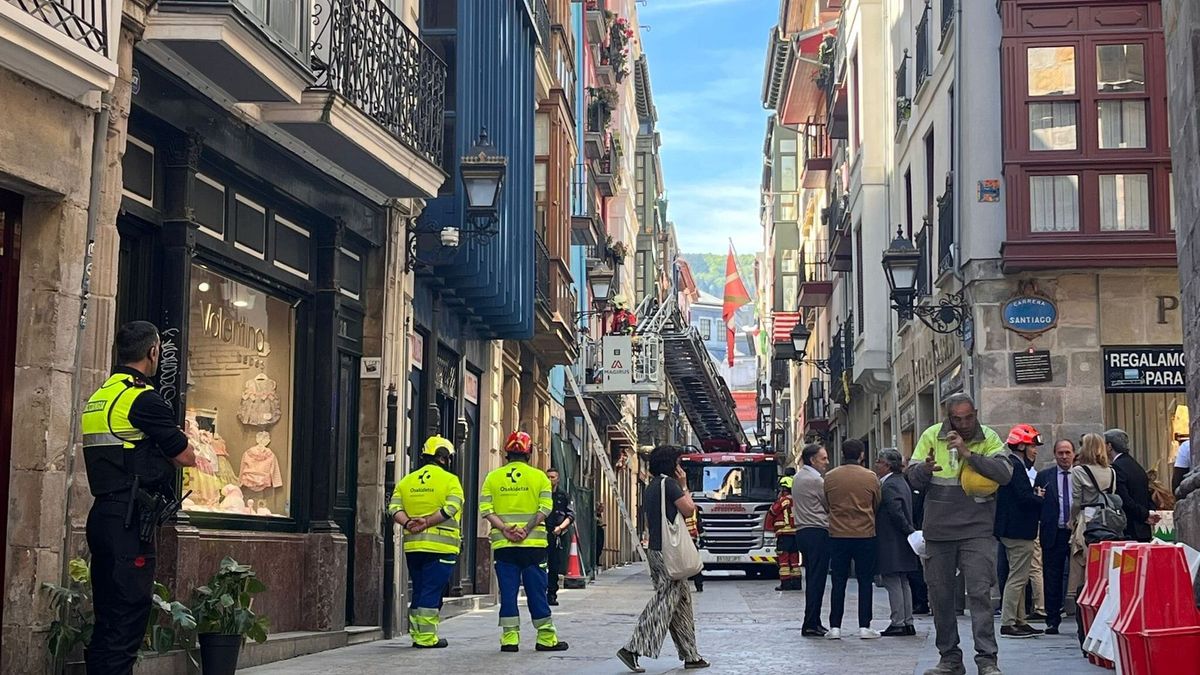 El derrumbe de la cubierta se ha producido en un edificio de cuatro plantas del Casco Viejo de Bilbao