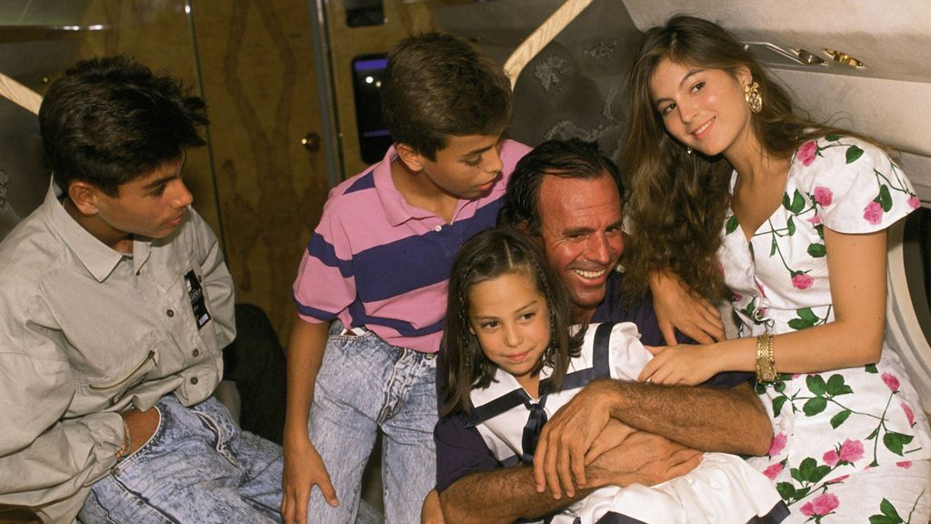 Julio Iglesias junto a su hija Chábeli, Enrique, Julio y Tamara Falcó