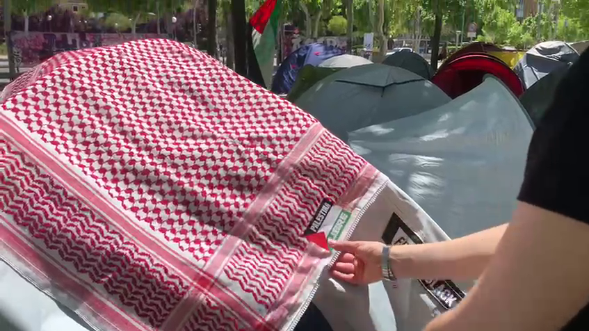 "Cada vez son más los estudiantes que se suman a la acampada"