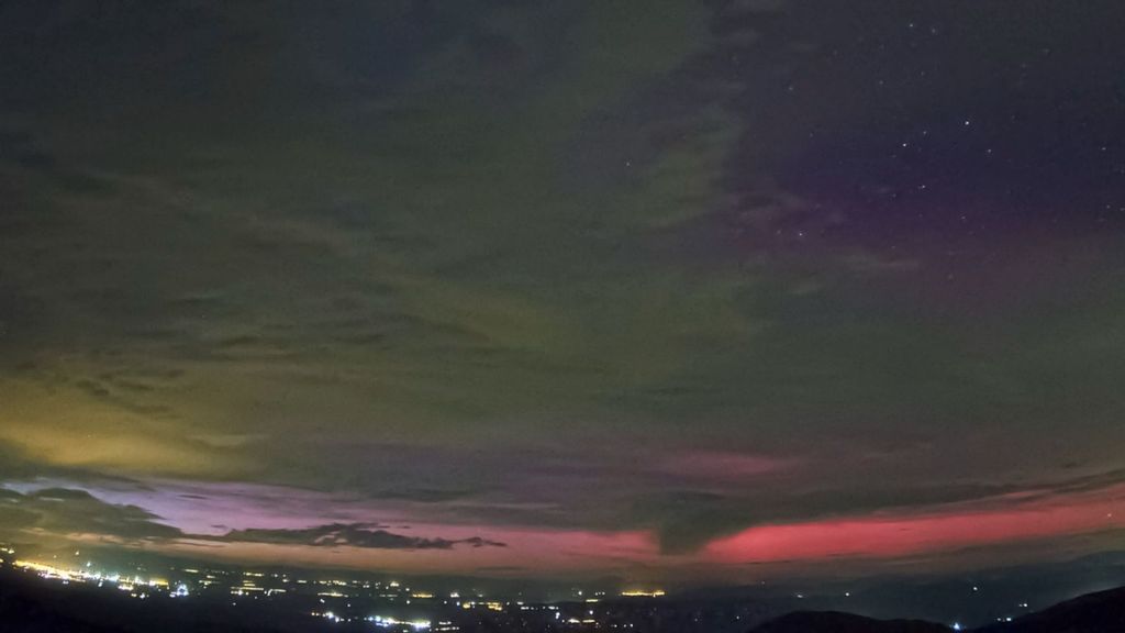 Una aurora boreal alumbra los cielos de gran parte de España esta madrugada