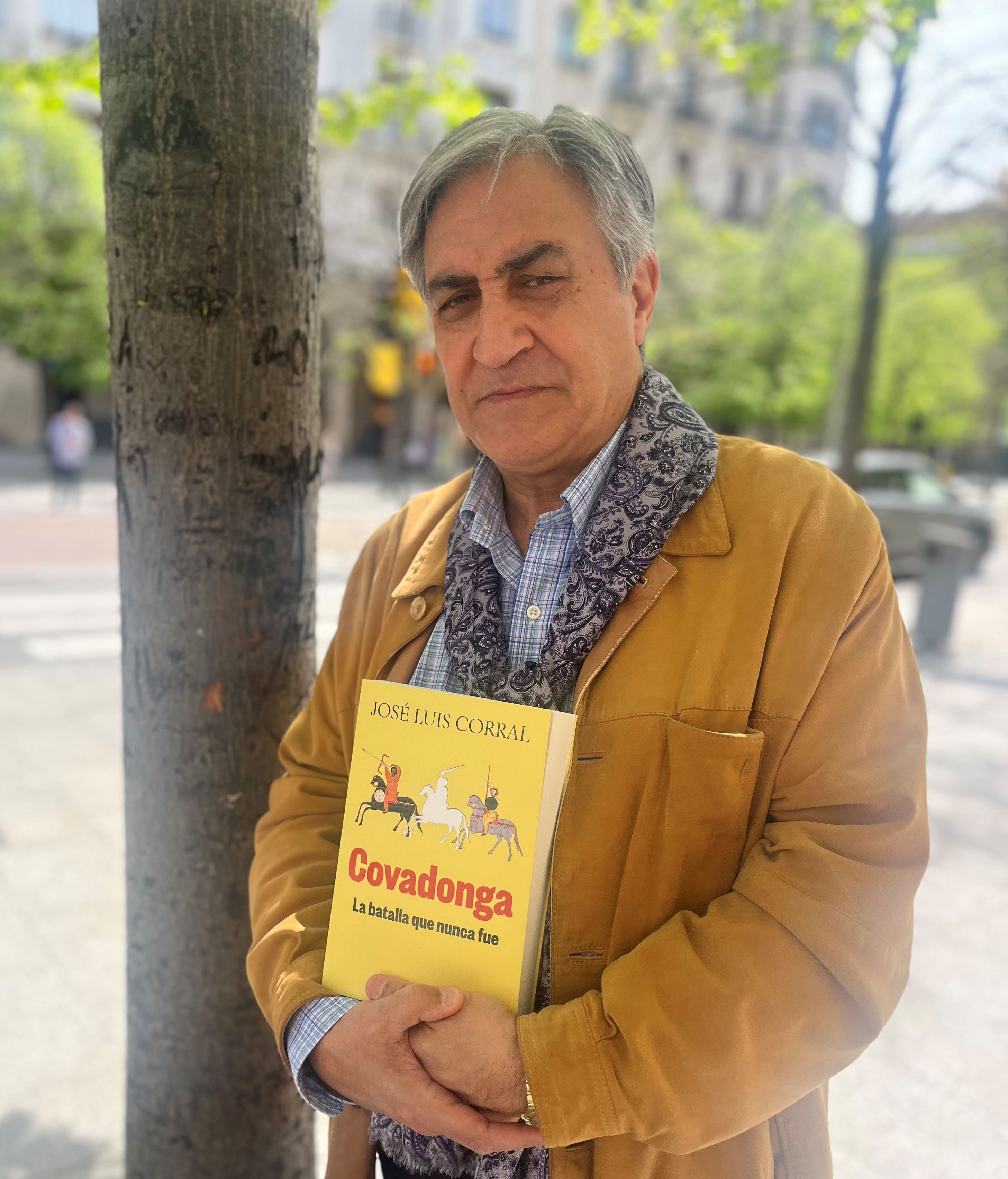 José Luis Corral, historiador y novelista.