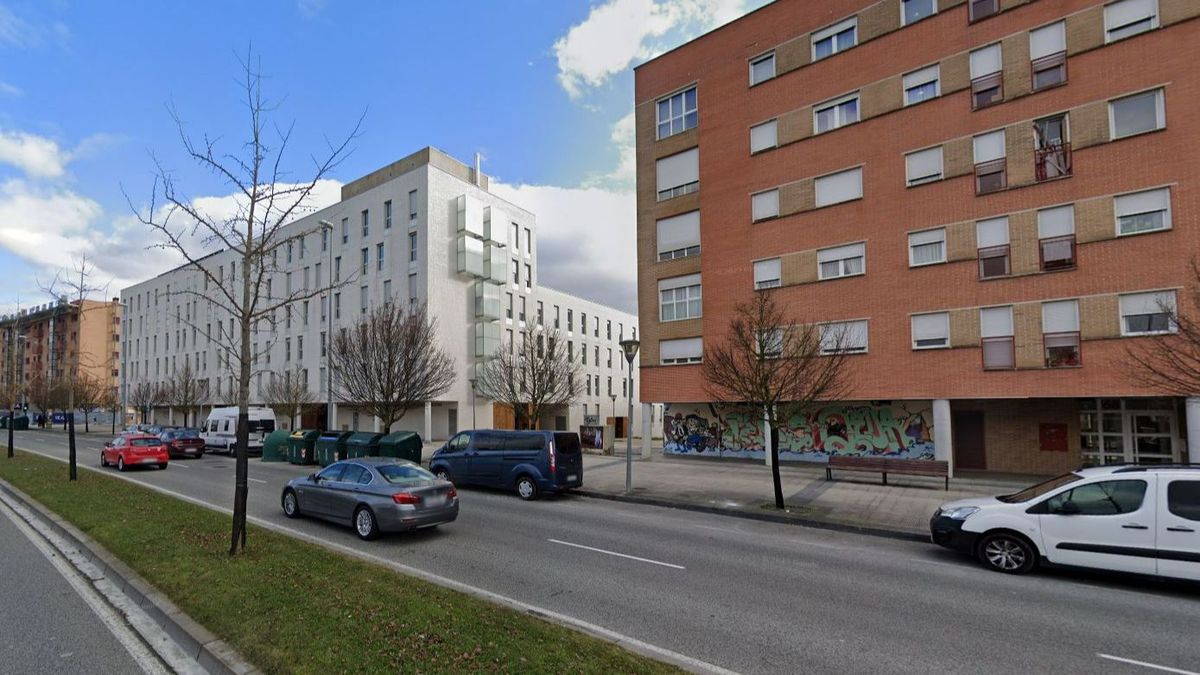 Muere un hombre de 42 años en el incendio de una vivienda ocupada en Pamplona