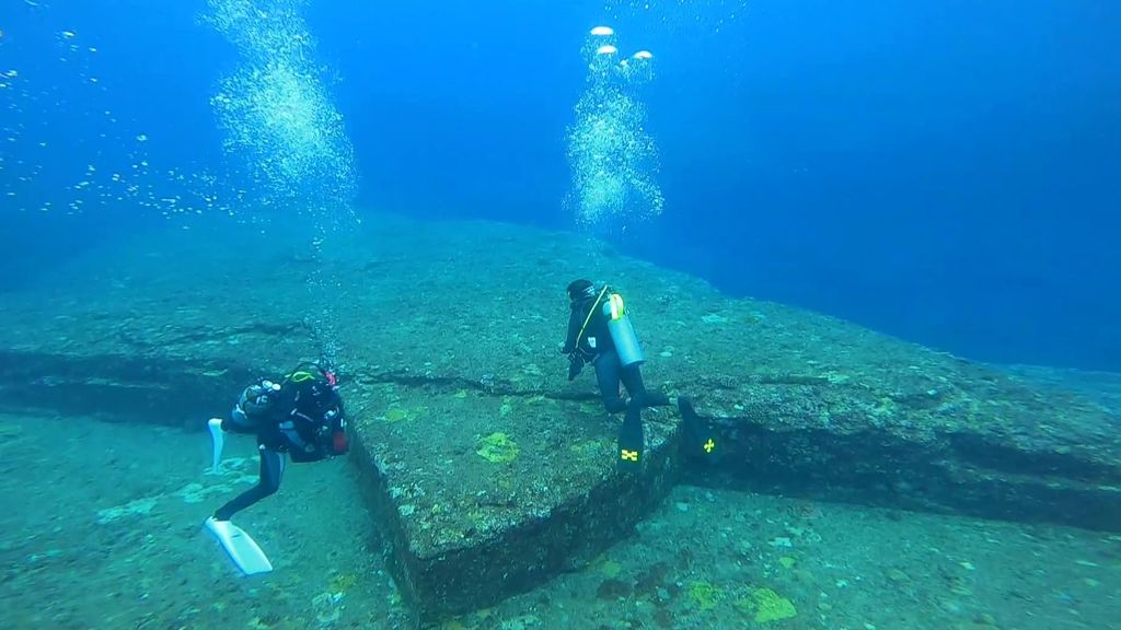 'Cuarto milenio' se sumerge en la leyenda de Yonaguni, la 'Atlántida' japonesa: las imágenes del misterioso lugar