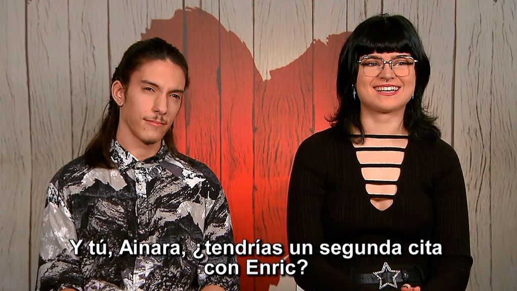 Enric y Ainara durante su cita en 'First Dates'